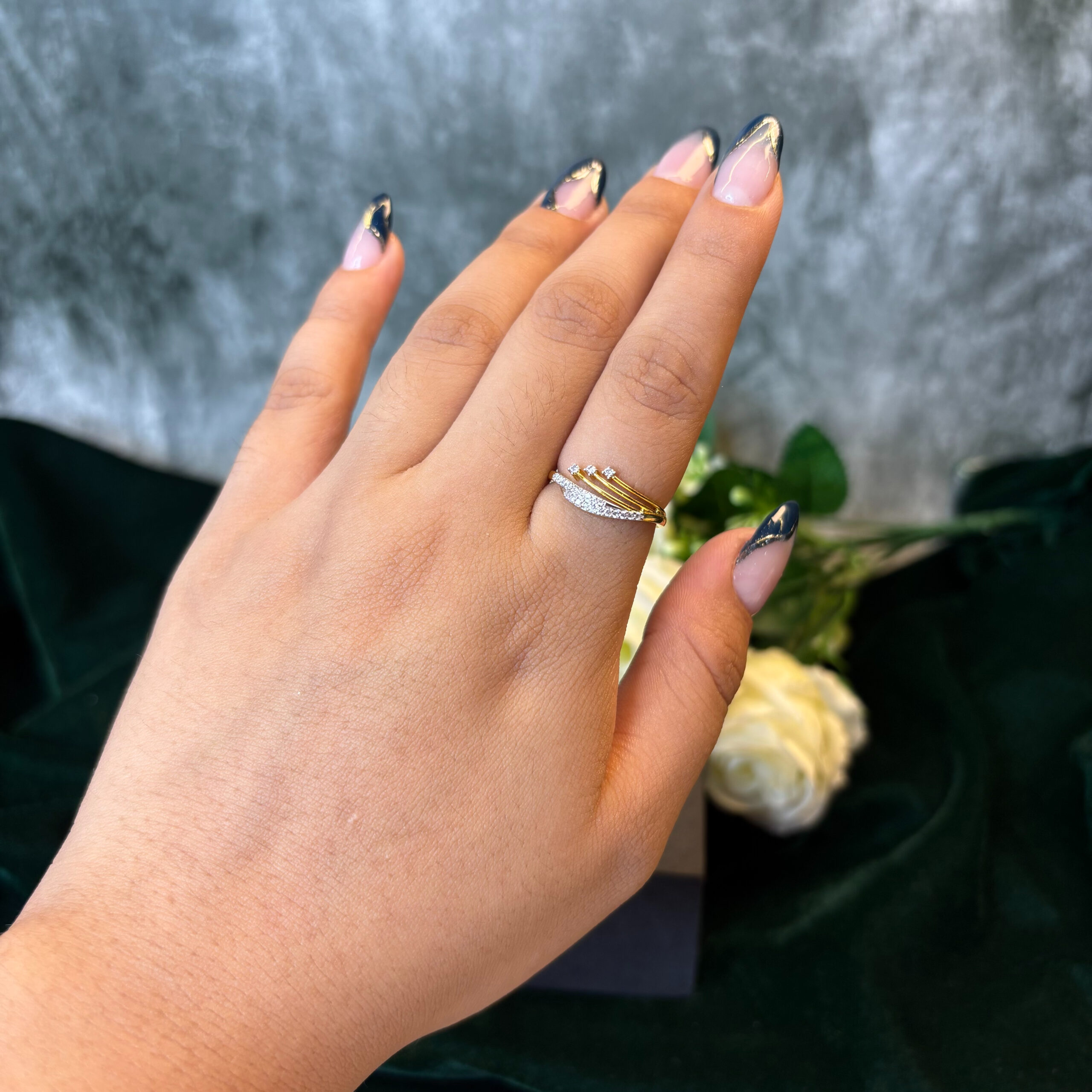 DIAMOND RING  ( 9KT GOLD)
