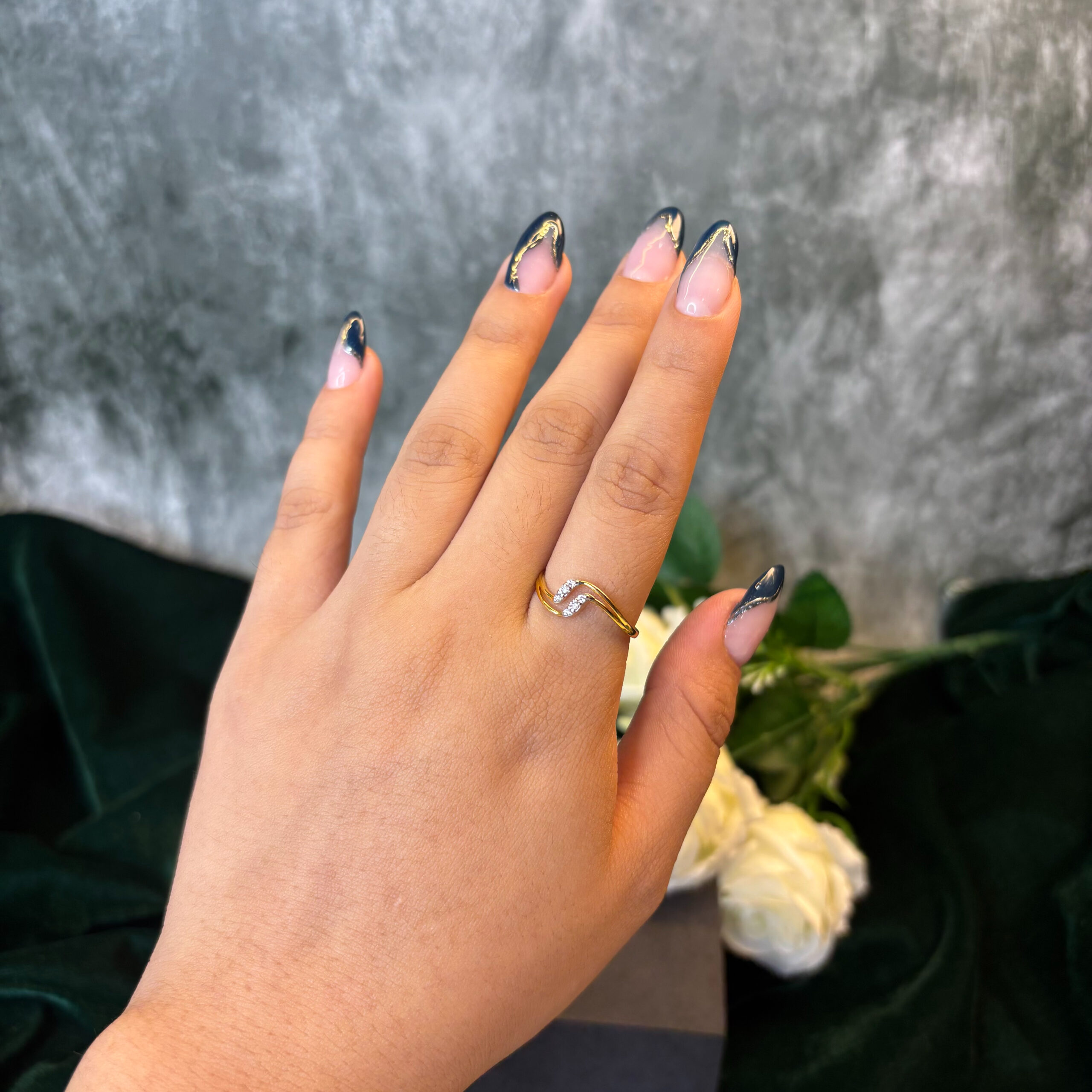 DIAMOND RING  ( 9KT GOLD)