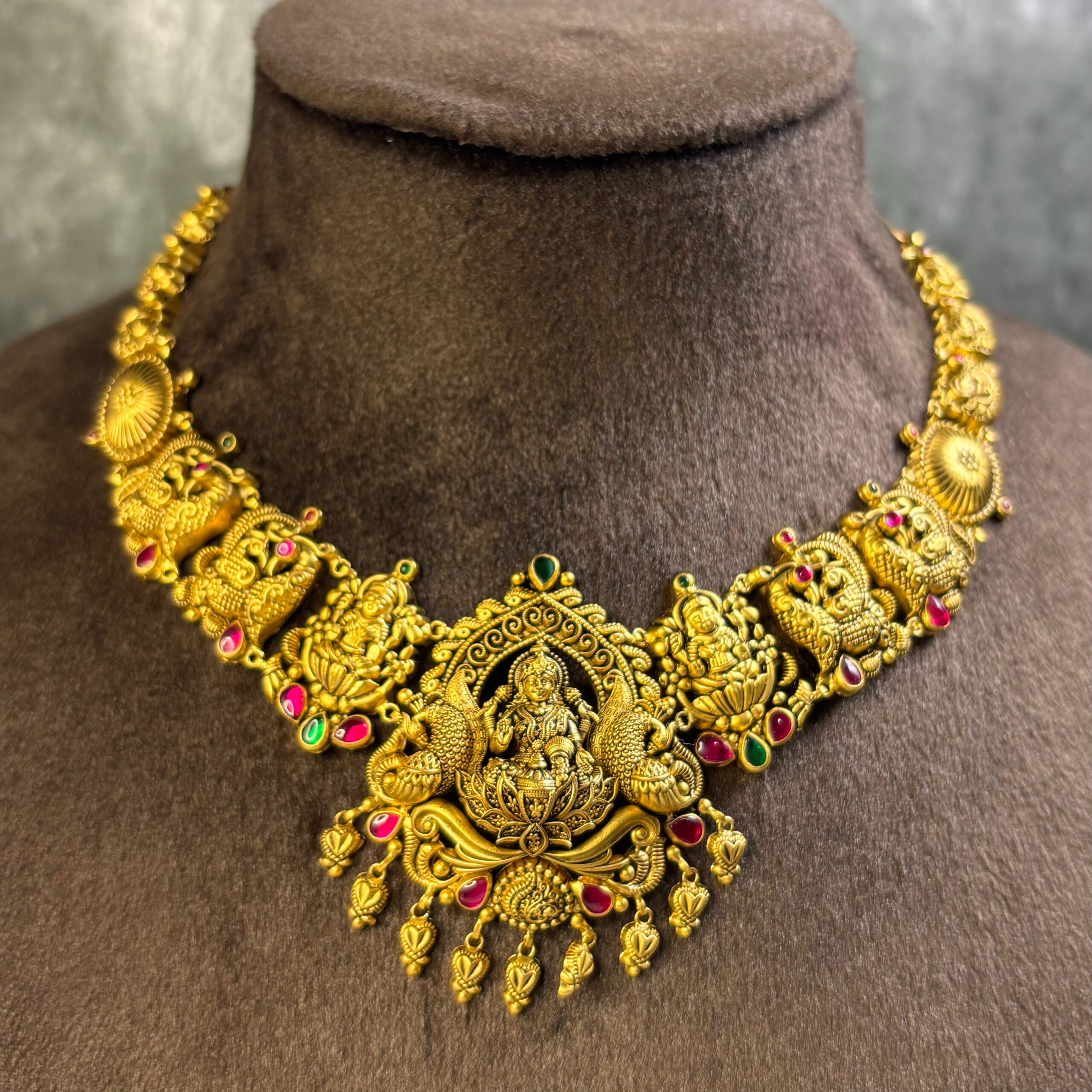 TEMPLE NECKLACE SET