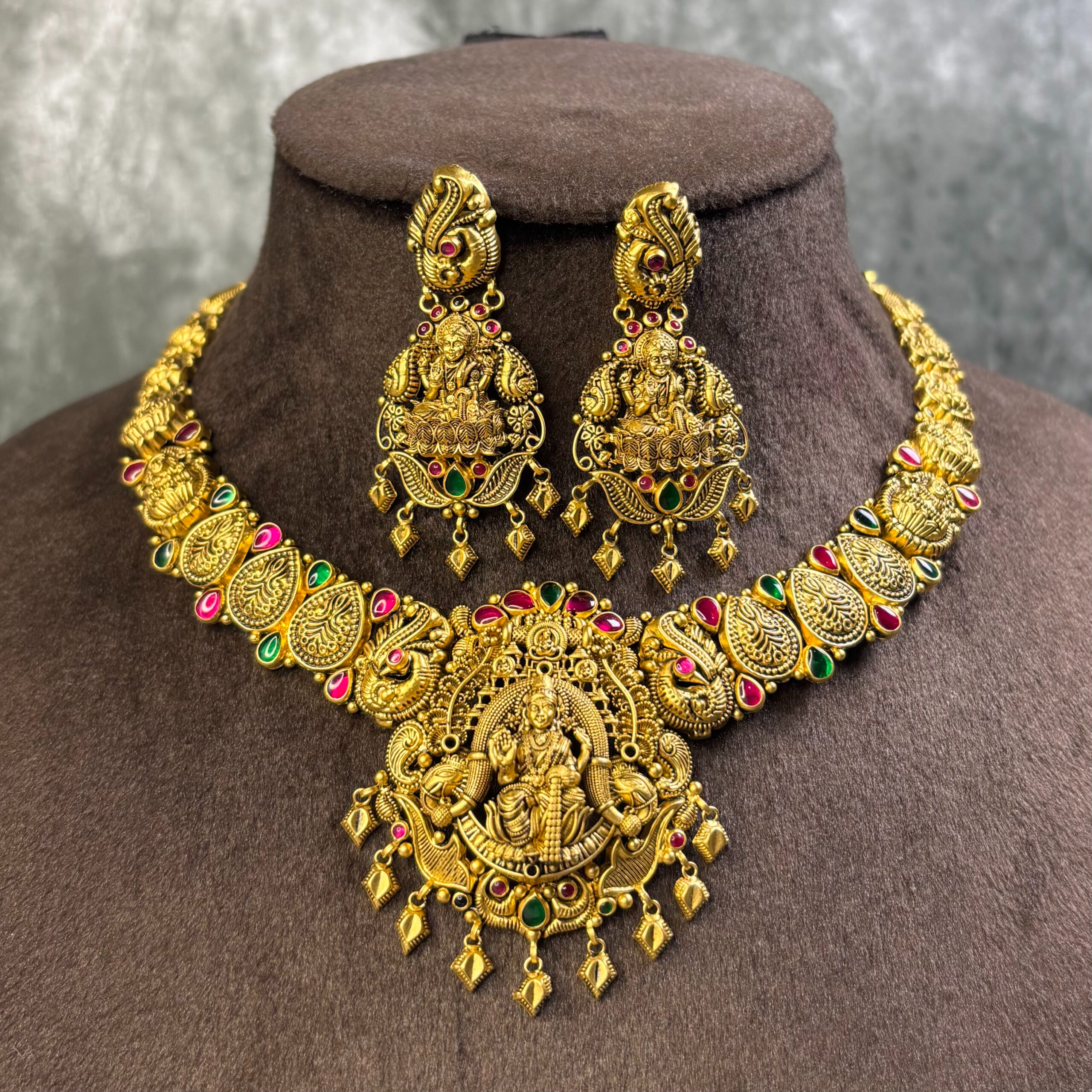 TEMPLE NECKLACE SET