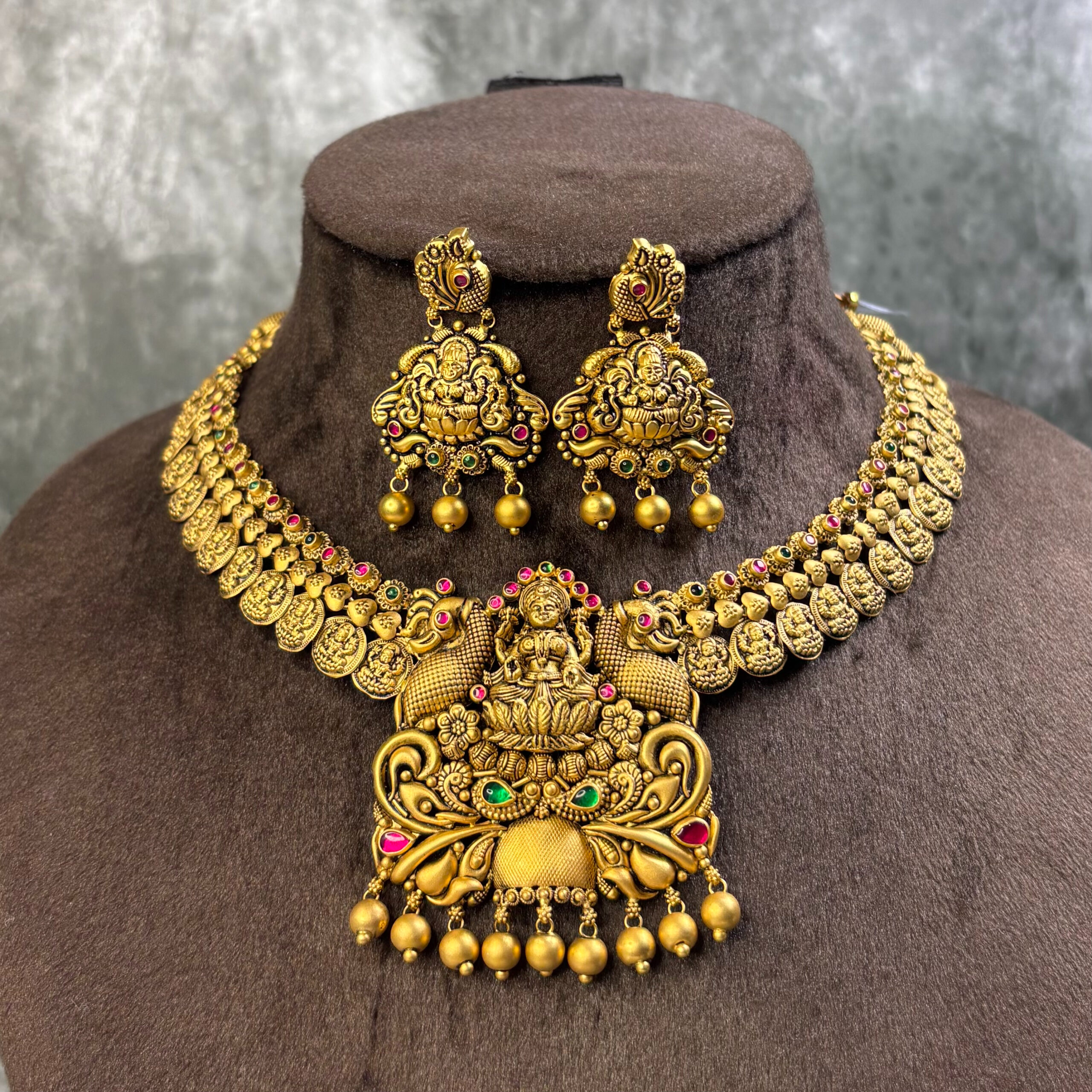 TEMPLE NECKLACE SET
