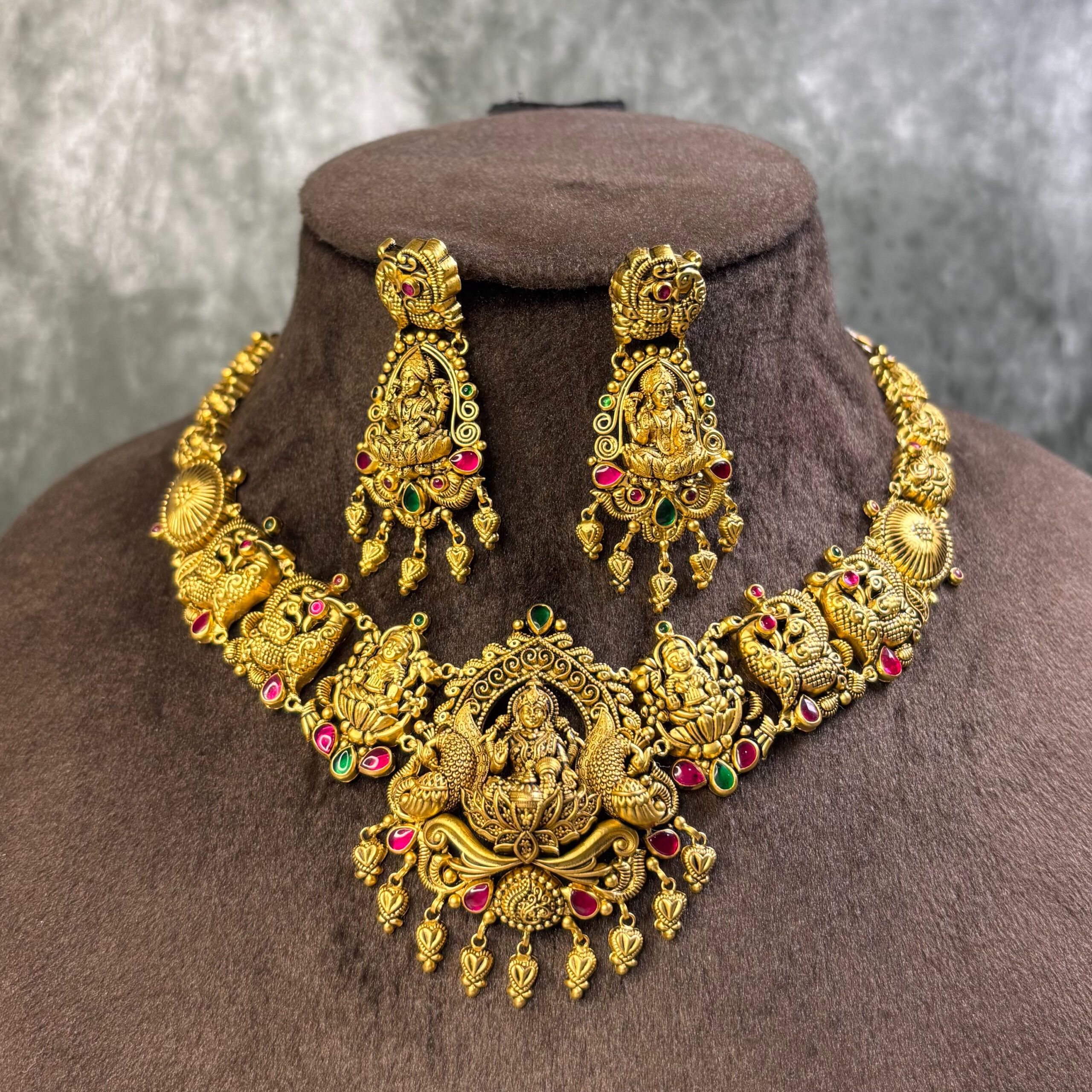 TEMPLE NECKLACE SET