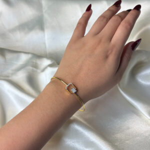 DIAMOND BANGLE ( 18KT GOLD)
