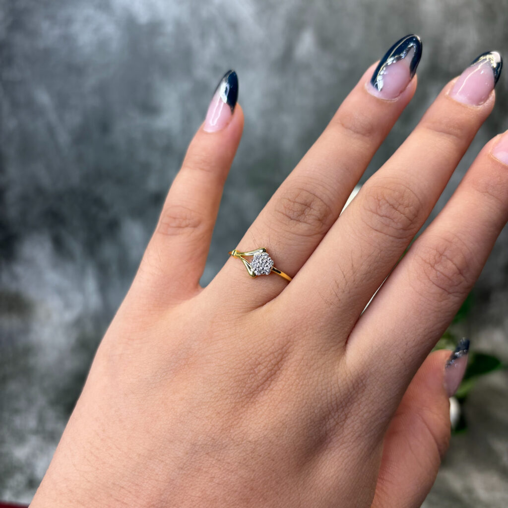 DIAMOND RING ( 9KT GOLD) - Image 2