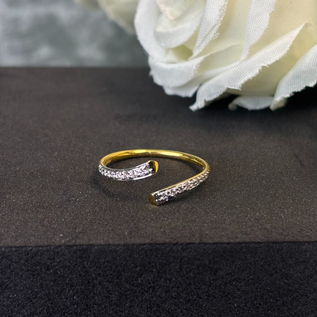 DIAMOND RING ( 9KT GOLD)