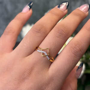 DIAMOND RING  ( 9KT GOLD) - Image 2