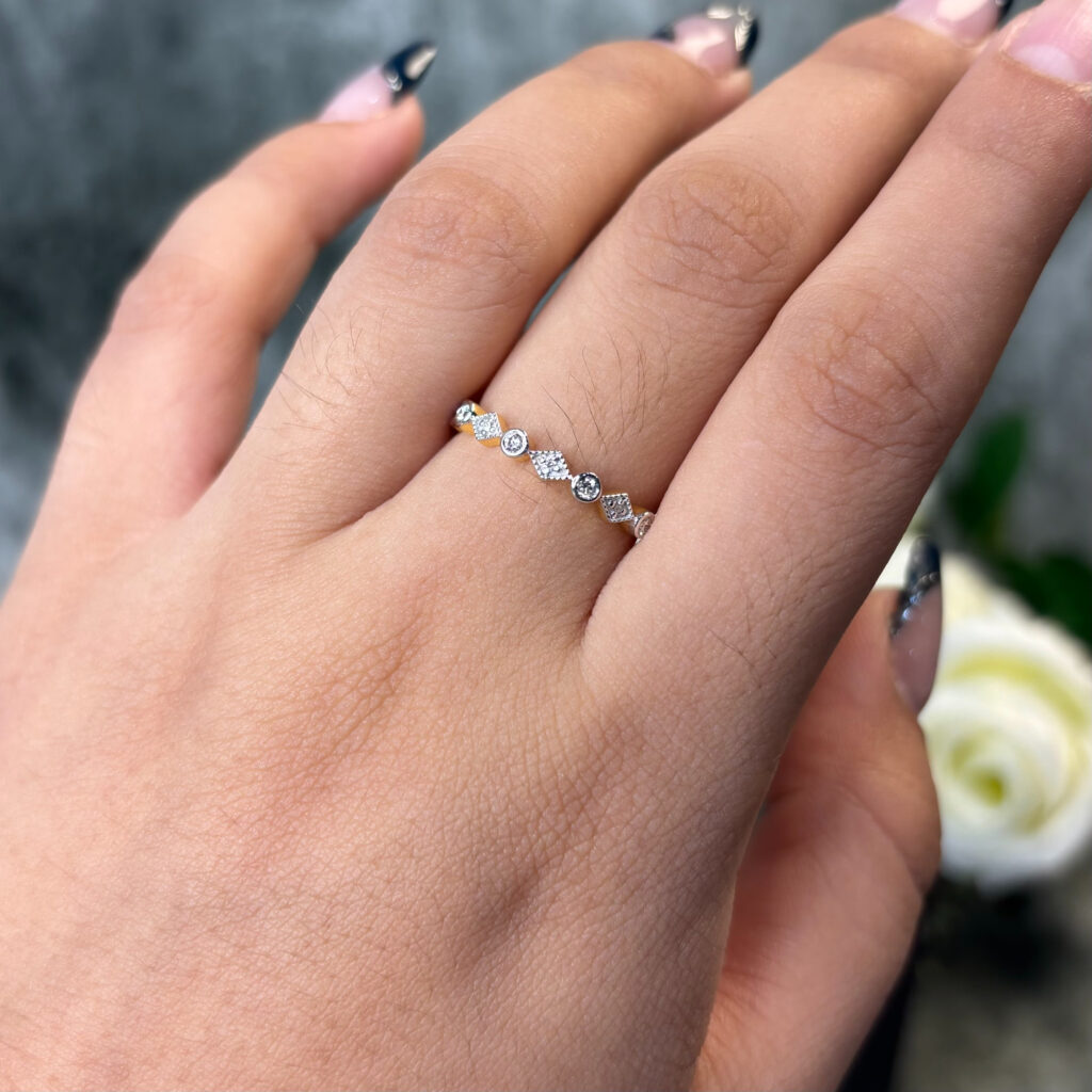 DIAMOND RING  ( 9KT GOLD) - Image 2