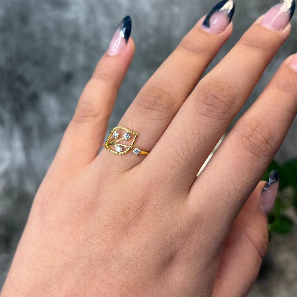DIAMOND RING  ( 9KT GOLD) - Image 2