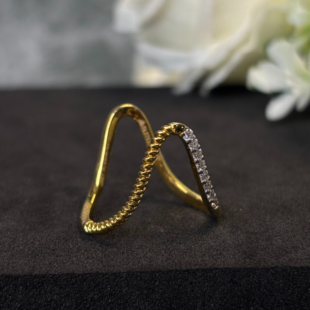 DIAMOND RING  ( 9KT GOLD)