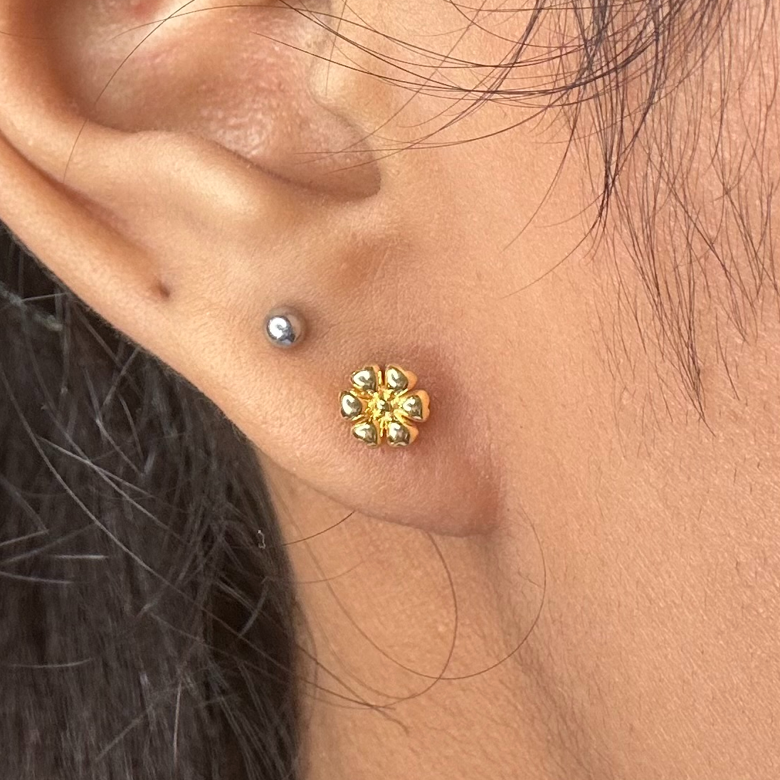 IMG_0690 BABY STUDS ( 18KT GOLD) - Image 1