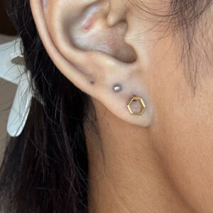 BABY STUDS ( 18KT GOLD)