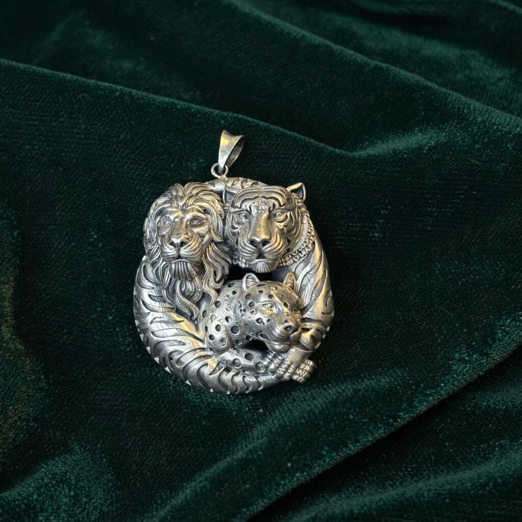 BROOCH ( 925 SILVER)