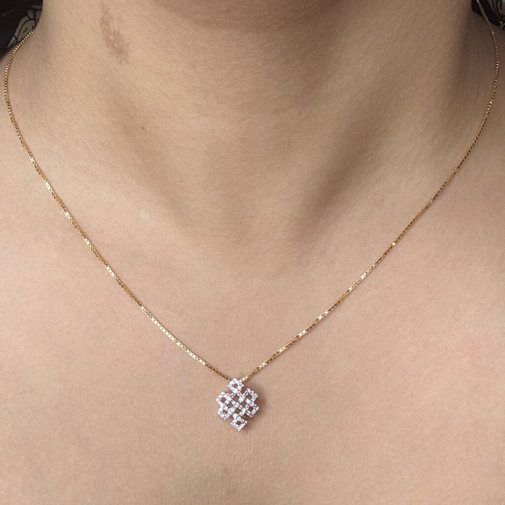 DIAMOND CHAIN WITH PENDENT ( 18KT GOLD)