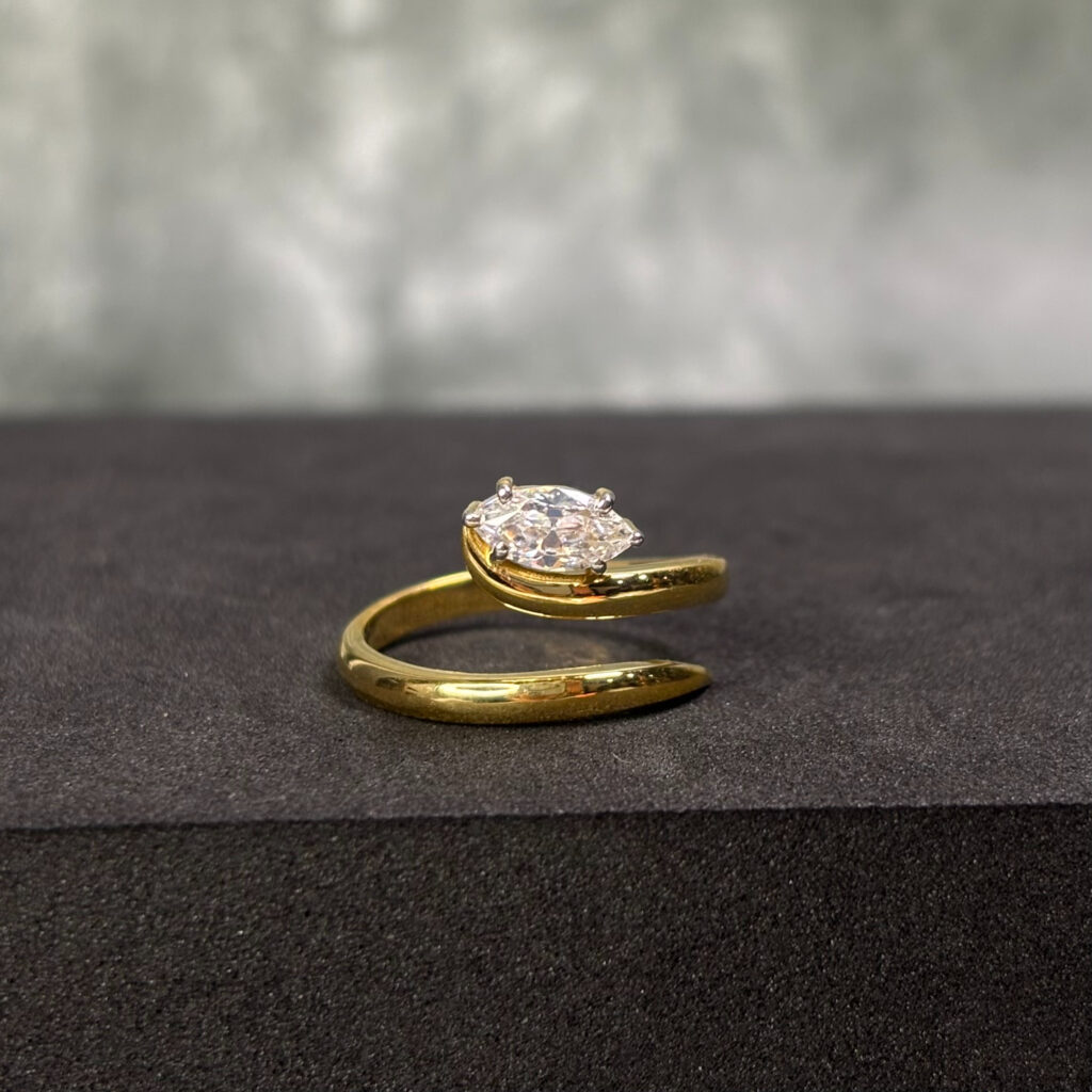 LADIES RING ( 18KT GOLD) - Image 3