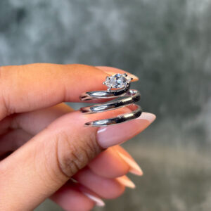 LADIES RING ( 18KT GOLD)