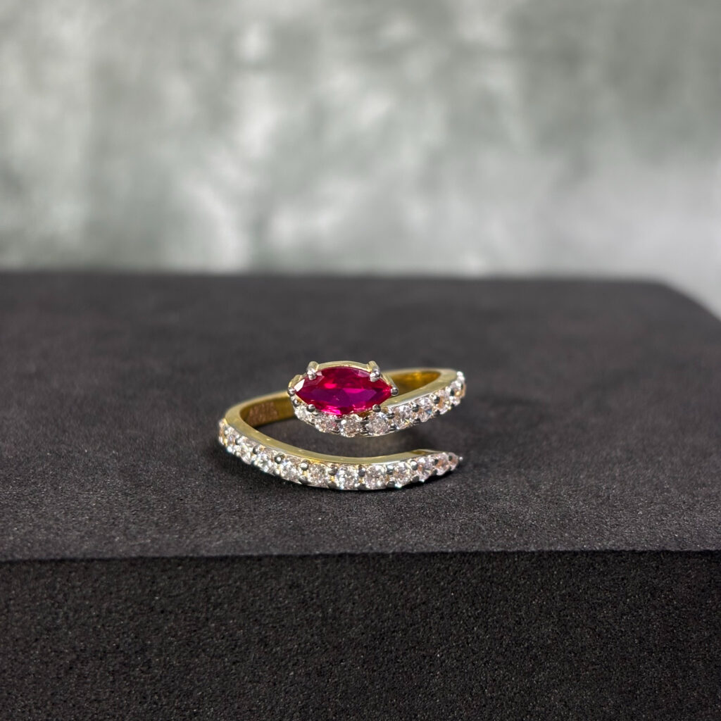 LADIES RING ( 9KT GOLD) - Image 3