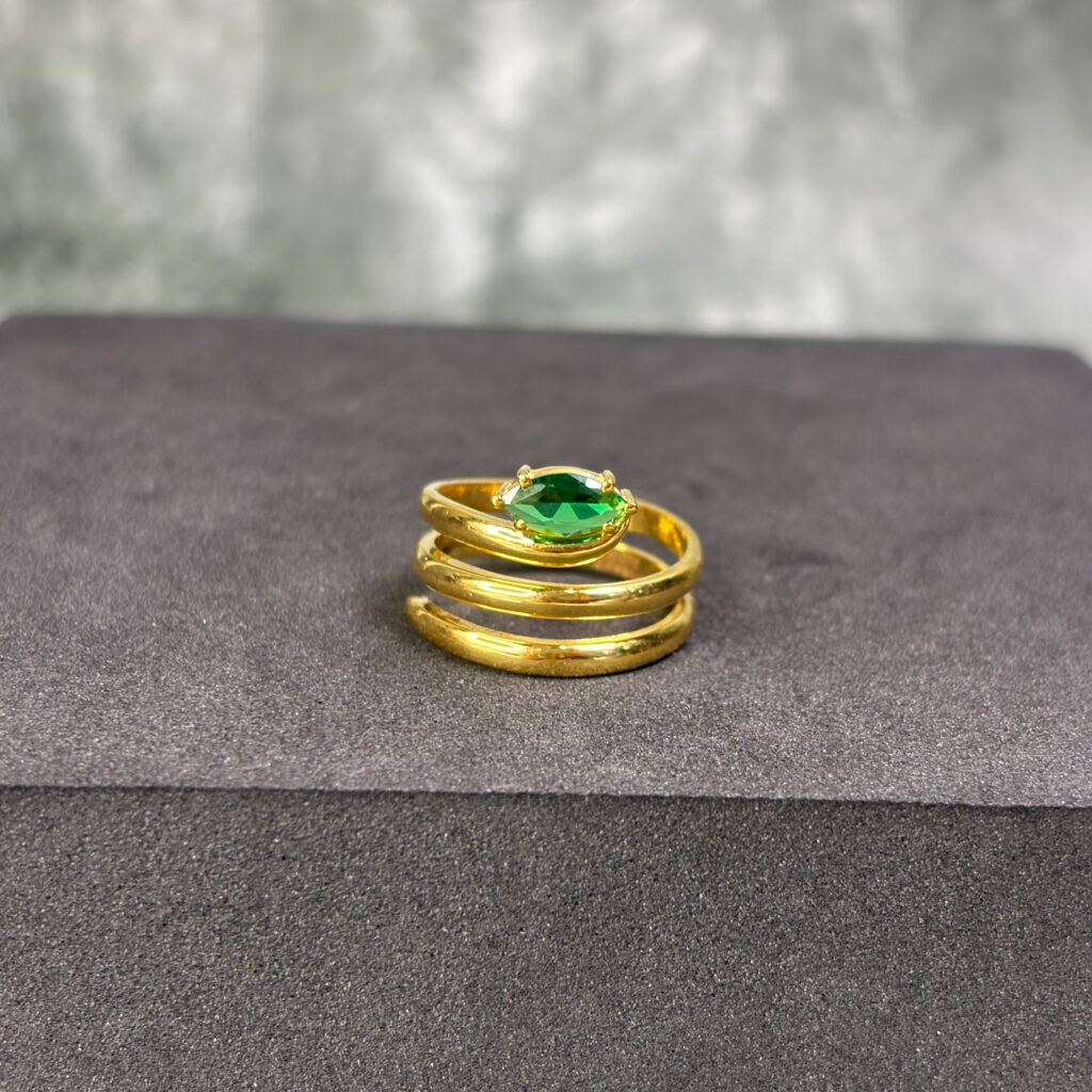 LADIES RING ( 9KT GOLD) - Image 3