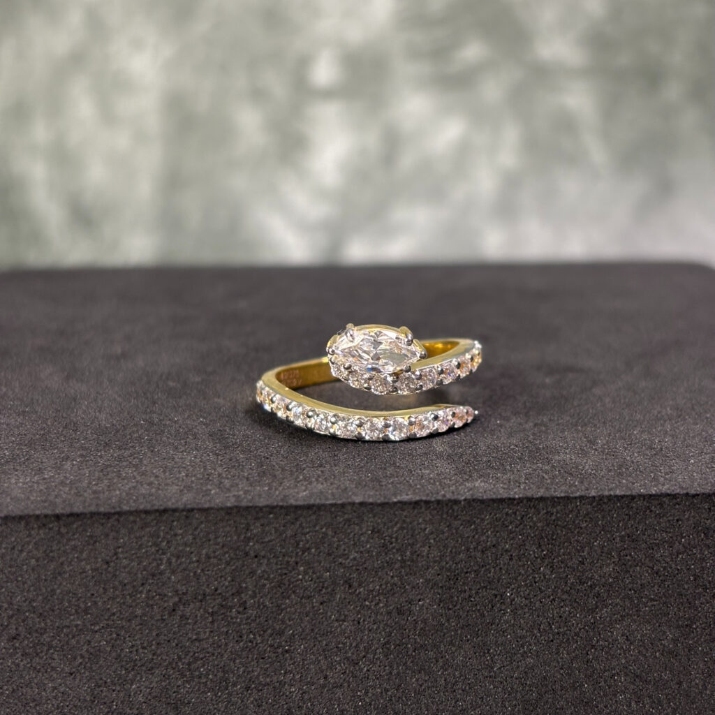 LADIES RING ( 9KT GOLD) - Image 3