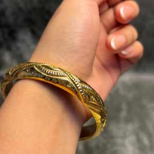 ELECTRO FORMING GOLD BANGLE