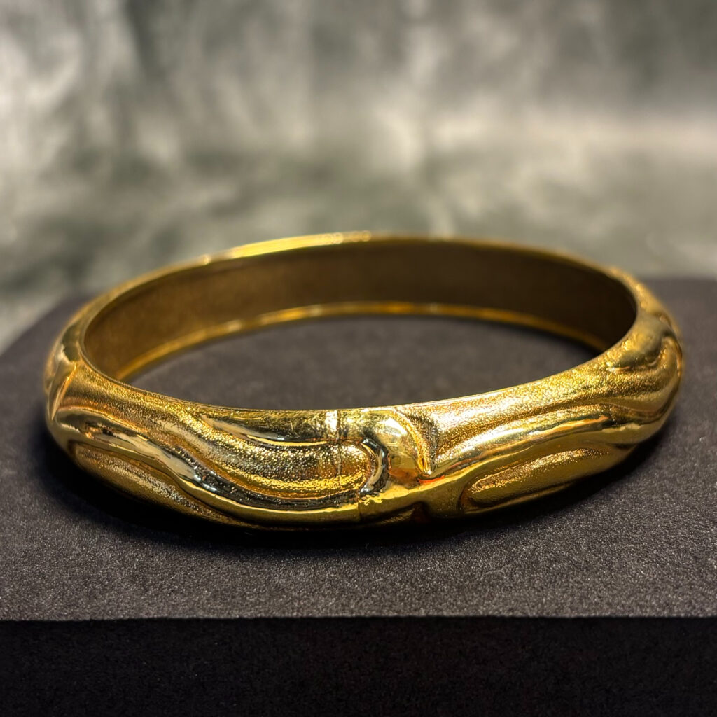 ELECTRO FORMING GOLD BANGLE - Image 3