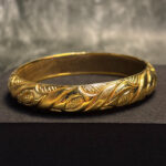 ELECTRO FORMING GOLD BANGLE - Image 3