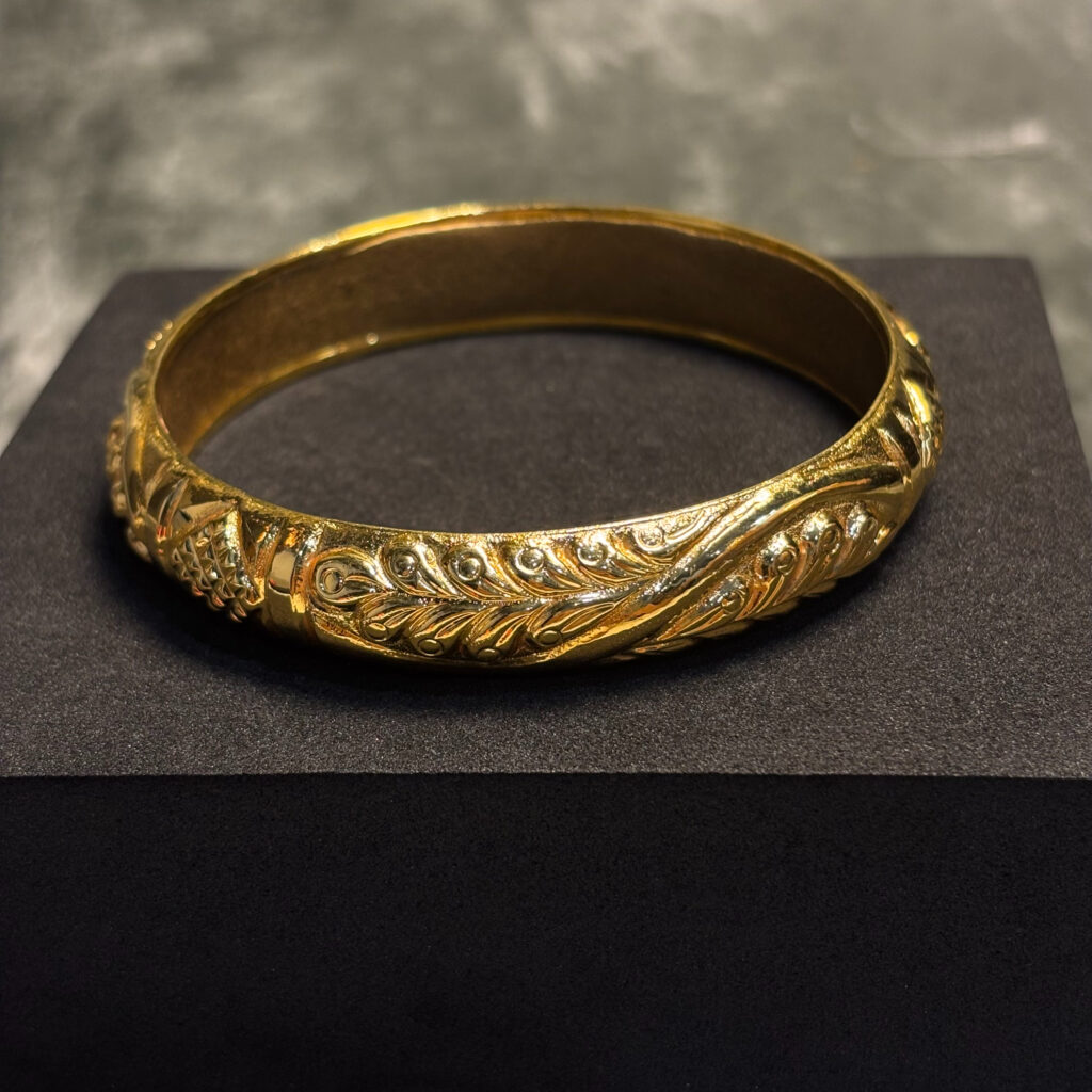ELECTRO FORMING GOLD BANGLE - Image 3
