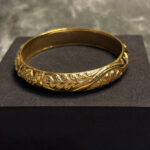 ELECTRO FORMING GOLD BANGLE - Image 3