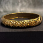 ELECTRO FORMING GOLD BANGLE - Image 3