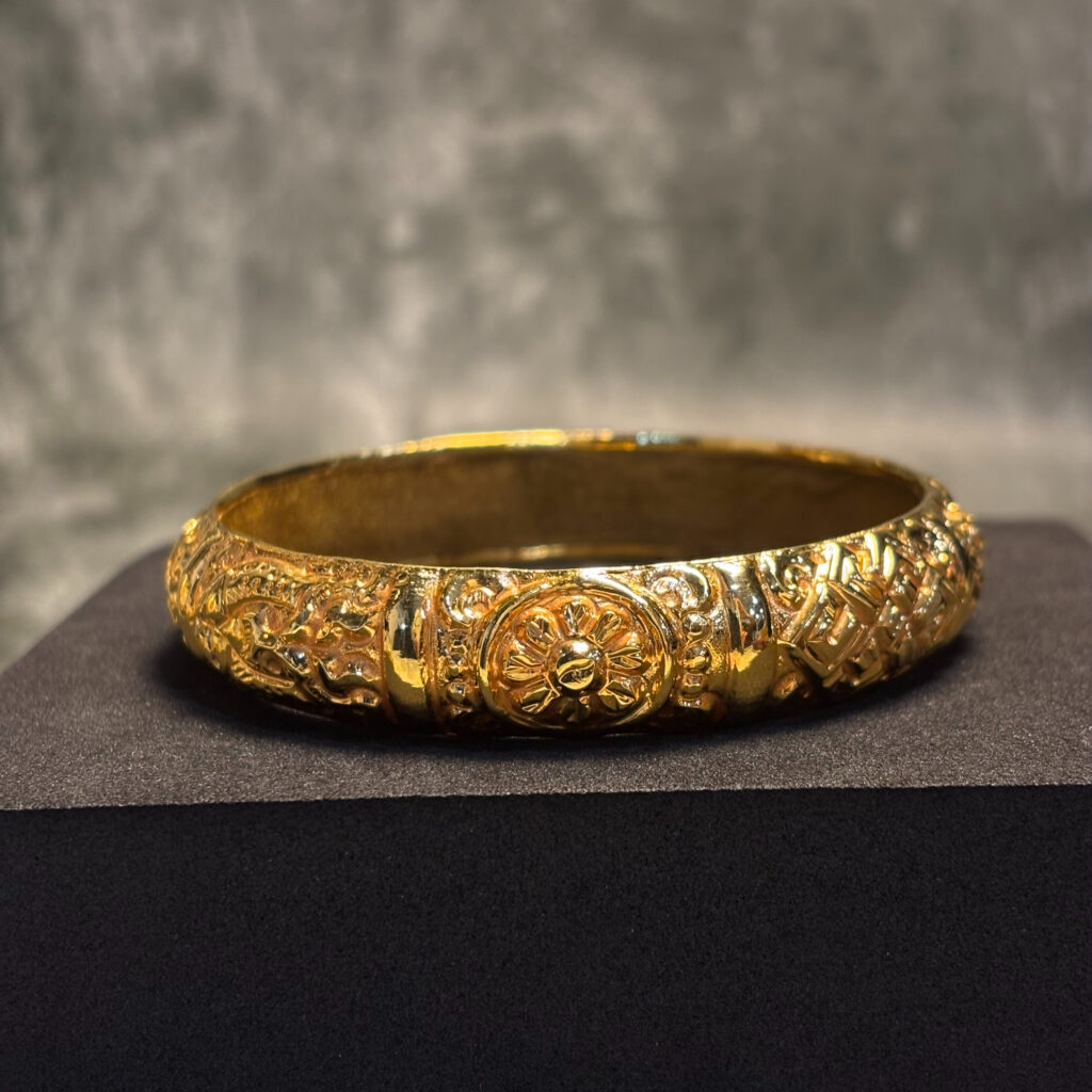 ELECTRO FORMING GOLD BANGLE - Image 3