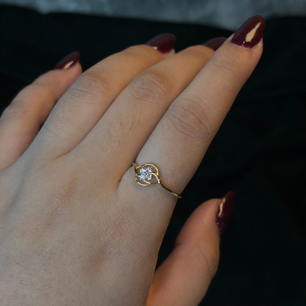 DIAMOND RING ( 9KT GOLD) - Image 2