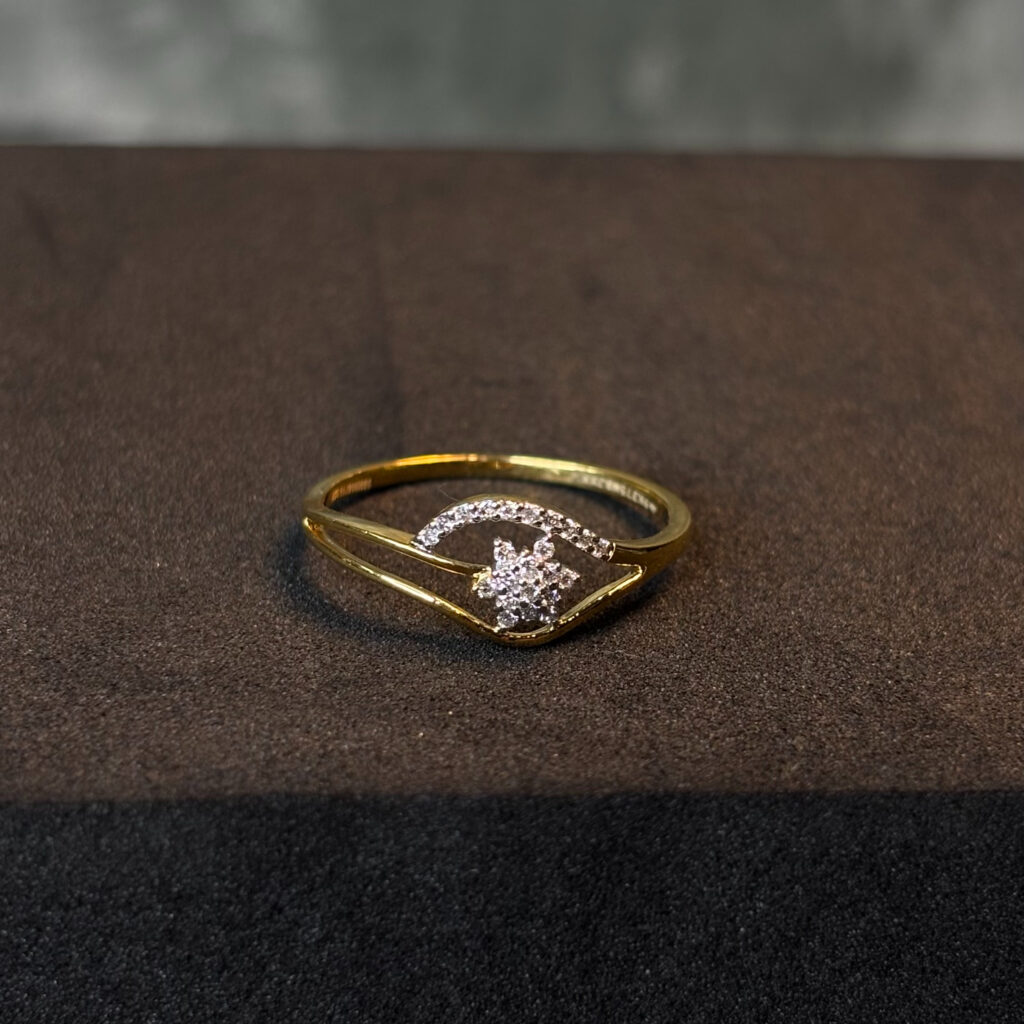 DIAMOND RING ( 9KT GOLD)
