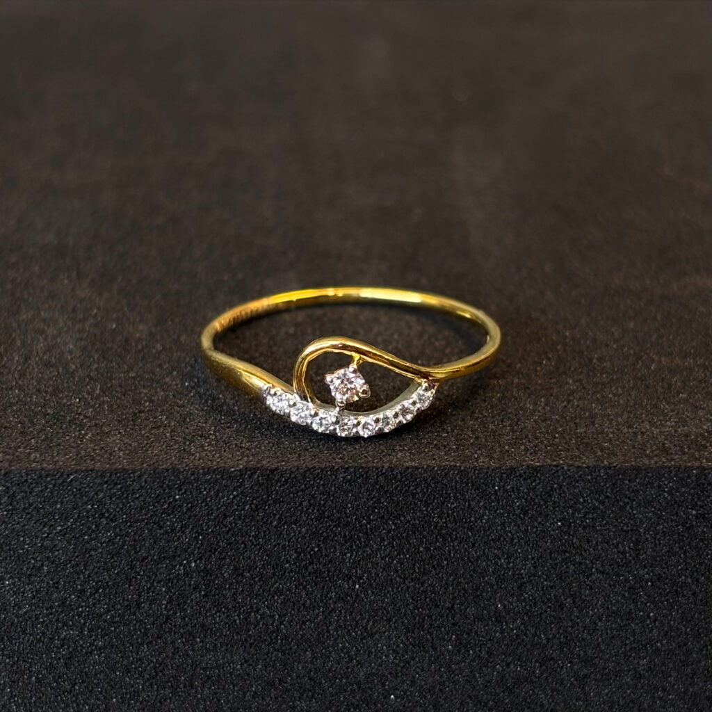 DIAMOND RING ( 9KT GOLD)