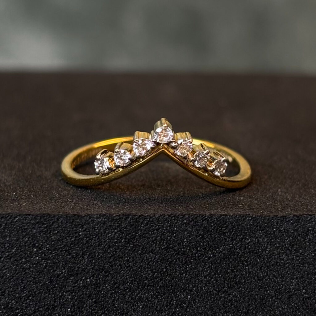 DIAMOND RING ( 9KT GOLD)