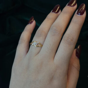 LADIES RING ( 9KT GOLD)