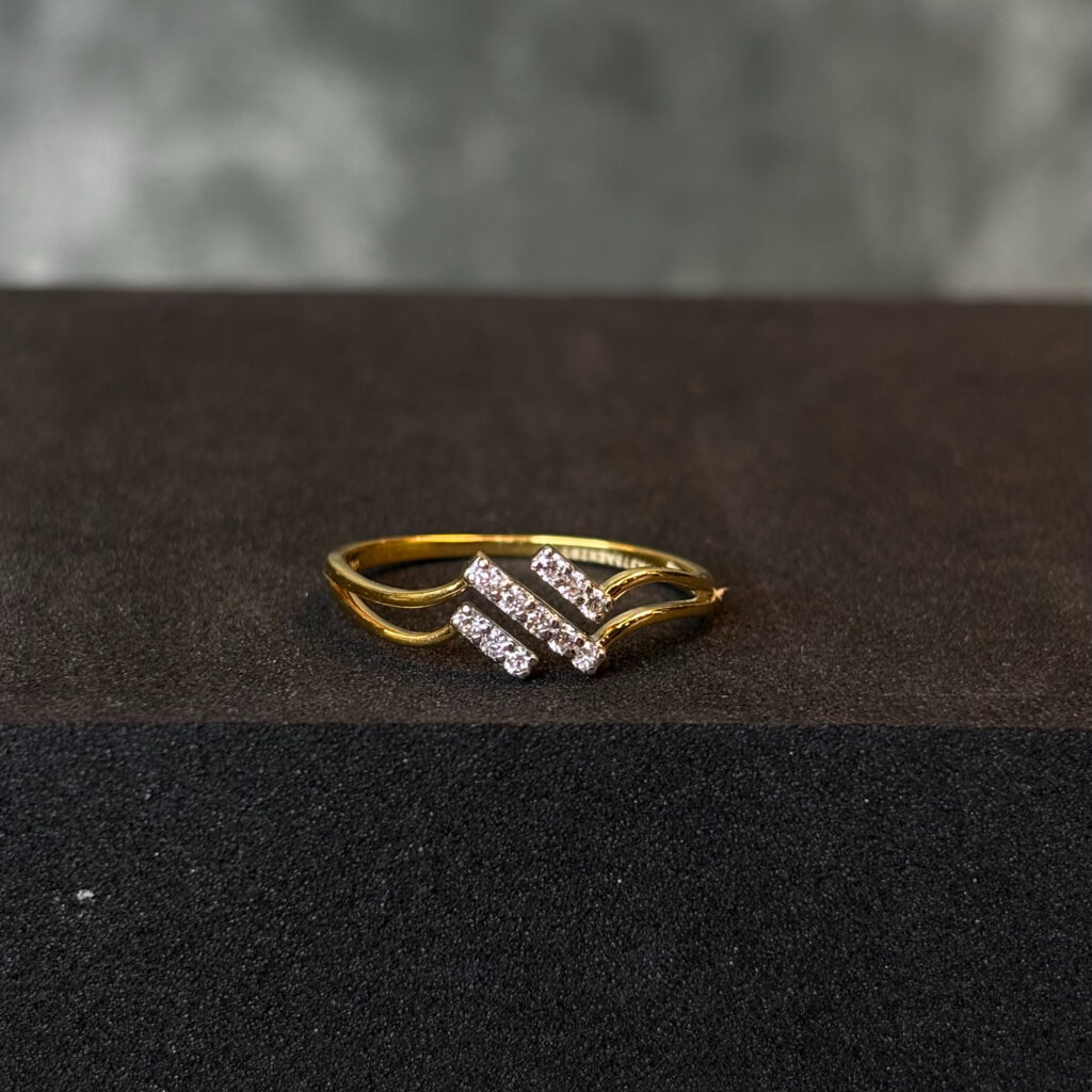 DIAMOND RING ( 9KT GOLD)