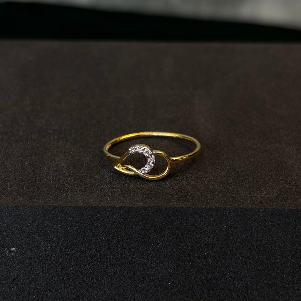 DIAMOND RING ( 9KT GOLD)