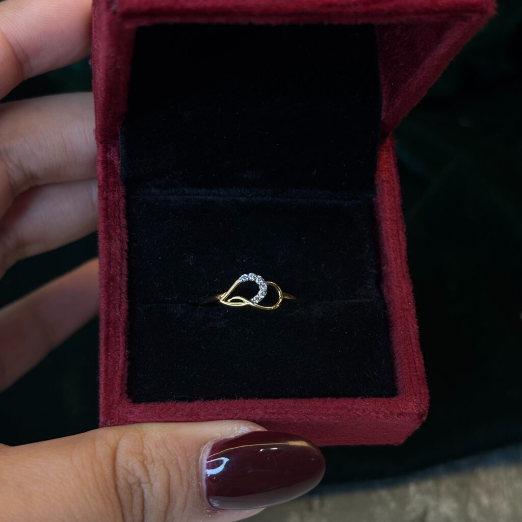 DIAMOND RING ( 9KT GOLD) - Image 3