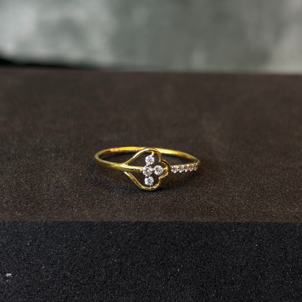 DIAMOND RING ( 9KT GOLD)