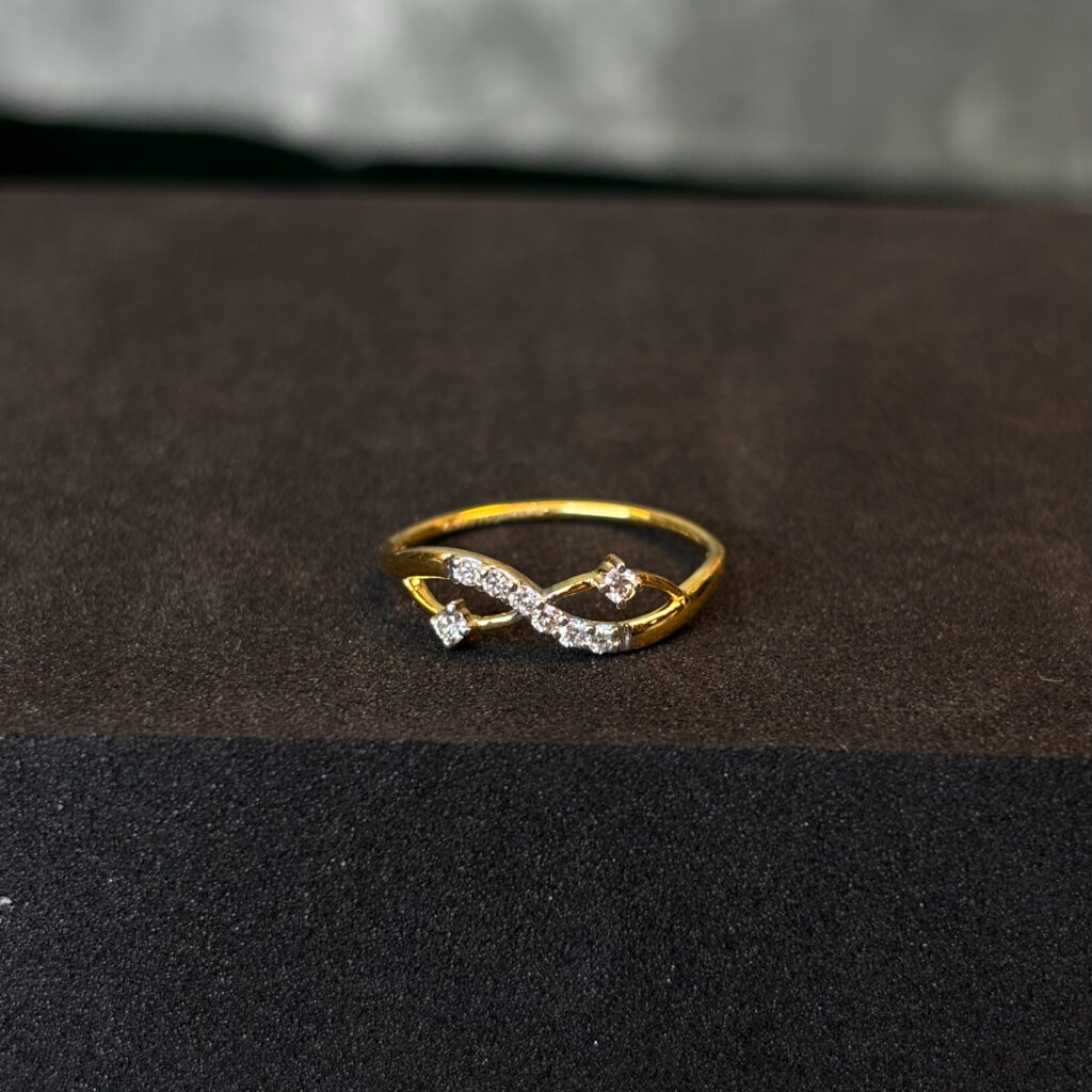 DIAMOND RING ( 9KT GOLD)
