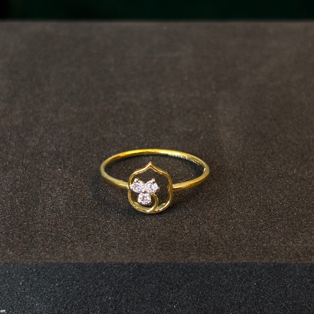 DIAMOND RING ( 9KT GOLD)