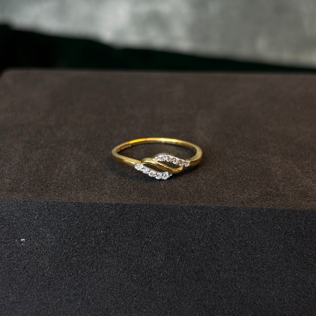 DIAMOND RING ( 9KT GOLD)