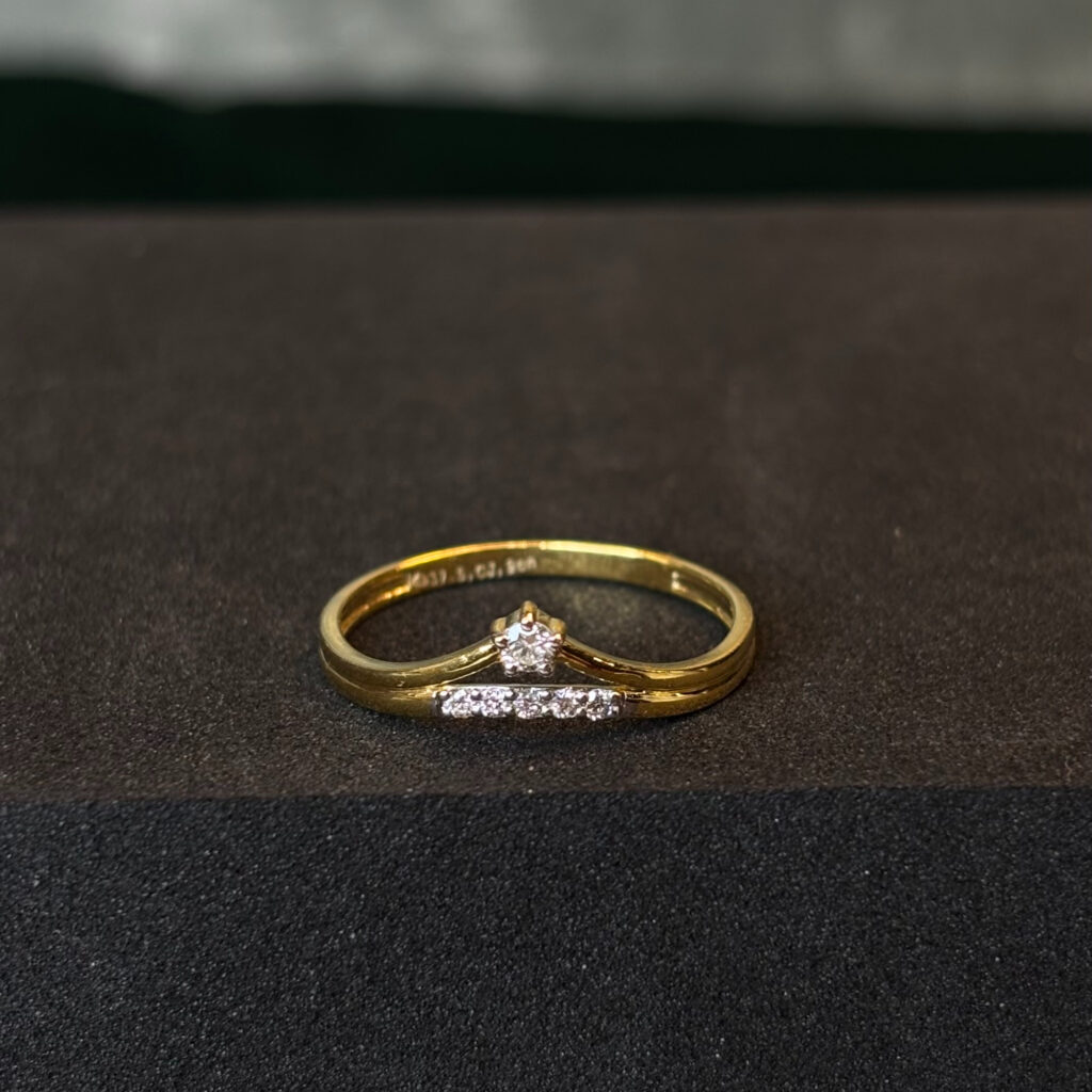 DIAMOND RING ( 9KT GOLD)