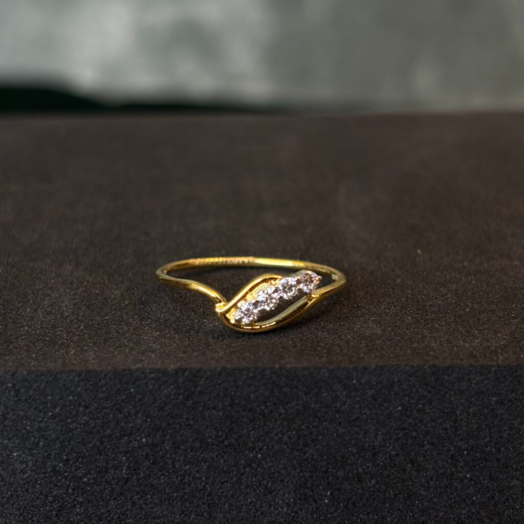 DIAMOND RING ( 9KT GOLD)