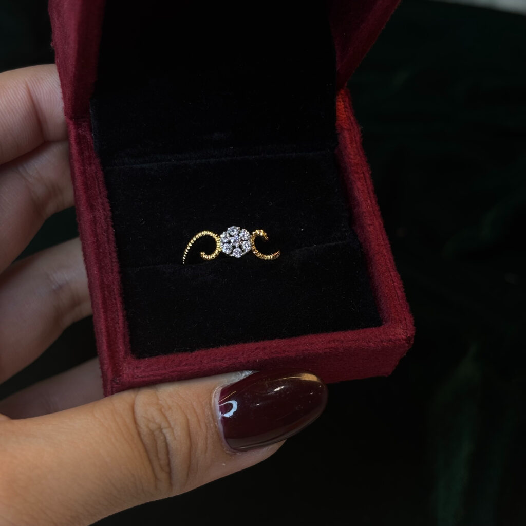 DIAMOND RING ( 9KT GOLD) - Image 3