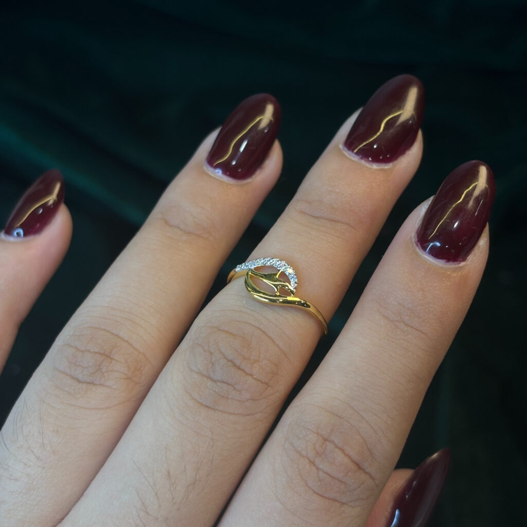 DIAMOND RING ( 9KT GOLD) - Image 2