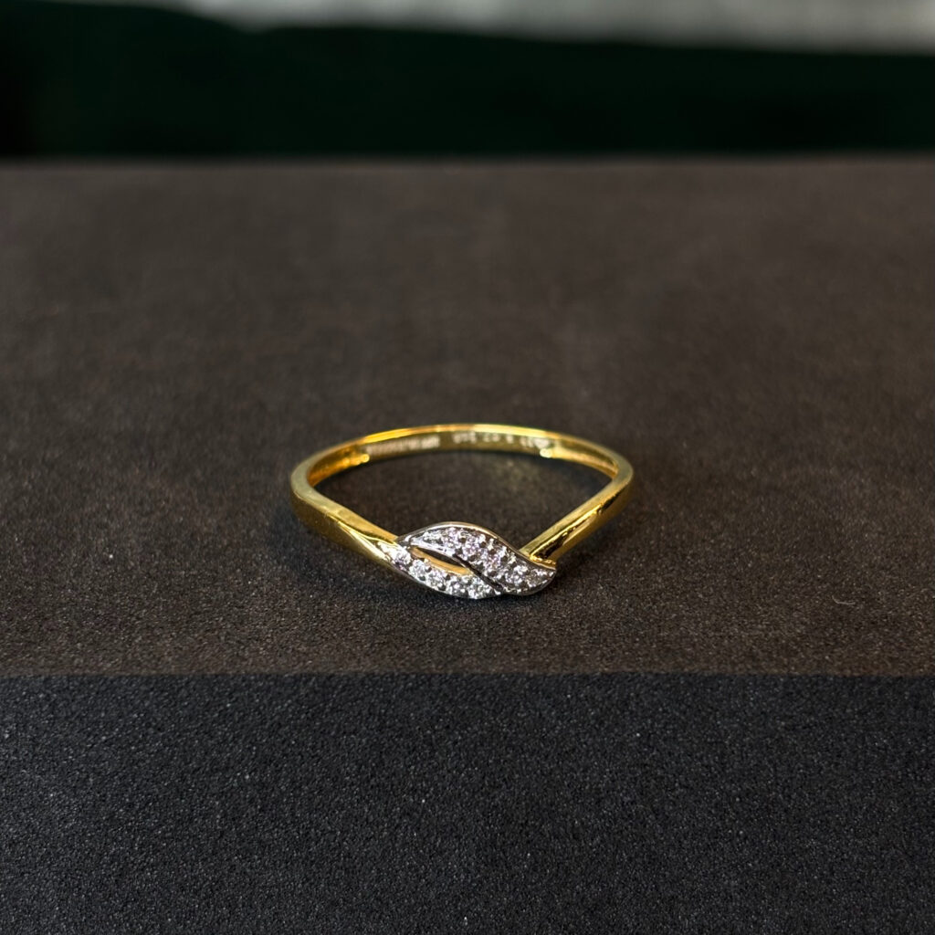 DIAMOND RING ( 9KT GOLD)