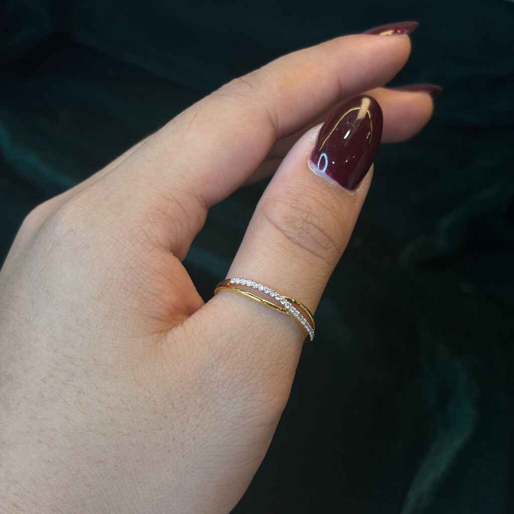 DIAMOND RING ( 9KT GOLD) - Image 2