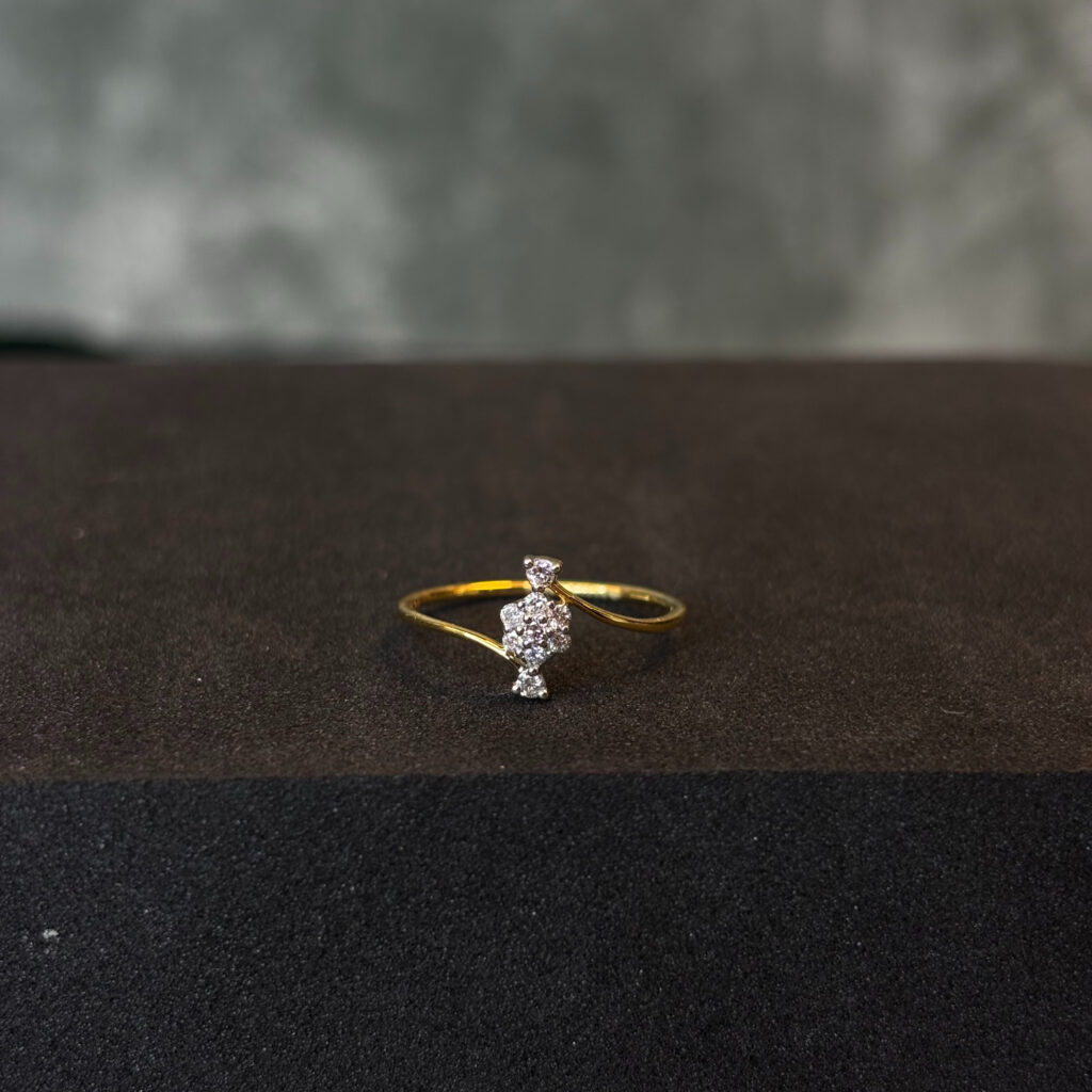 DAMOND RING ( 9KT GOLD)