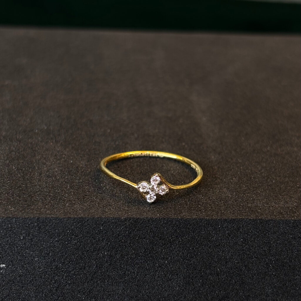 DIAMOND RING ( 9KT GOLD)