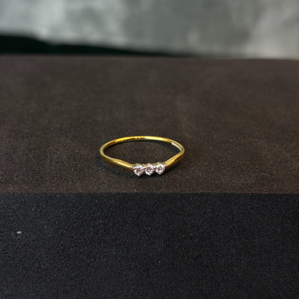 DIAMOND RING ( 9KT GOLD)